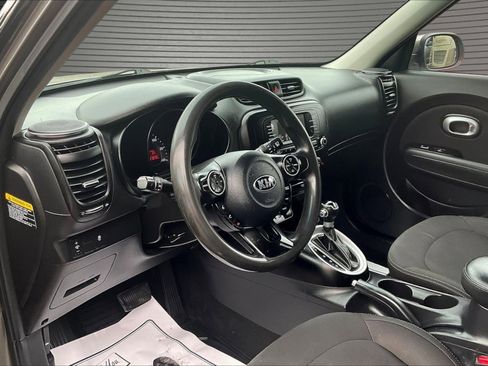 Used 2017 Kia Soul FWD image 16