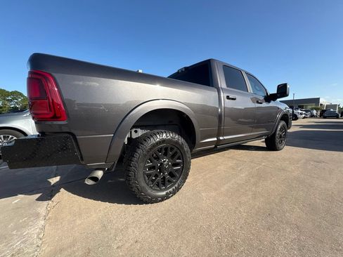 Used 2025 RAM 2500 Limited AWD/4WD image 2