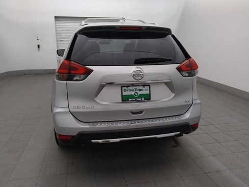 Used 2020 Nissan Rogue SV FWD image 6