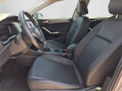 Used 2019 Volkswagen Jetta SEL w/ Cold Weather Package FWD image 11