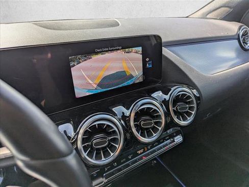 Used 2022 Mercedes-Benz GLA 250 4MATIC w/ Premium Package Lite image 12