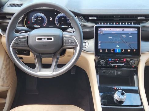 Certified 2023 Jeep Grand Cherokee Limited w/ Luxury Tech Group II image 25