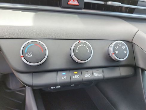 New 2026 Hyundai Elantra SE FWD image 25