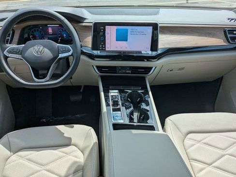 New 2026 Volkswagen Atlas SE FWD image 17