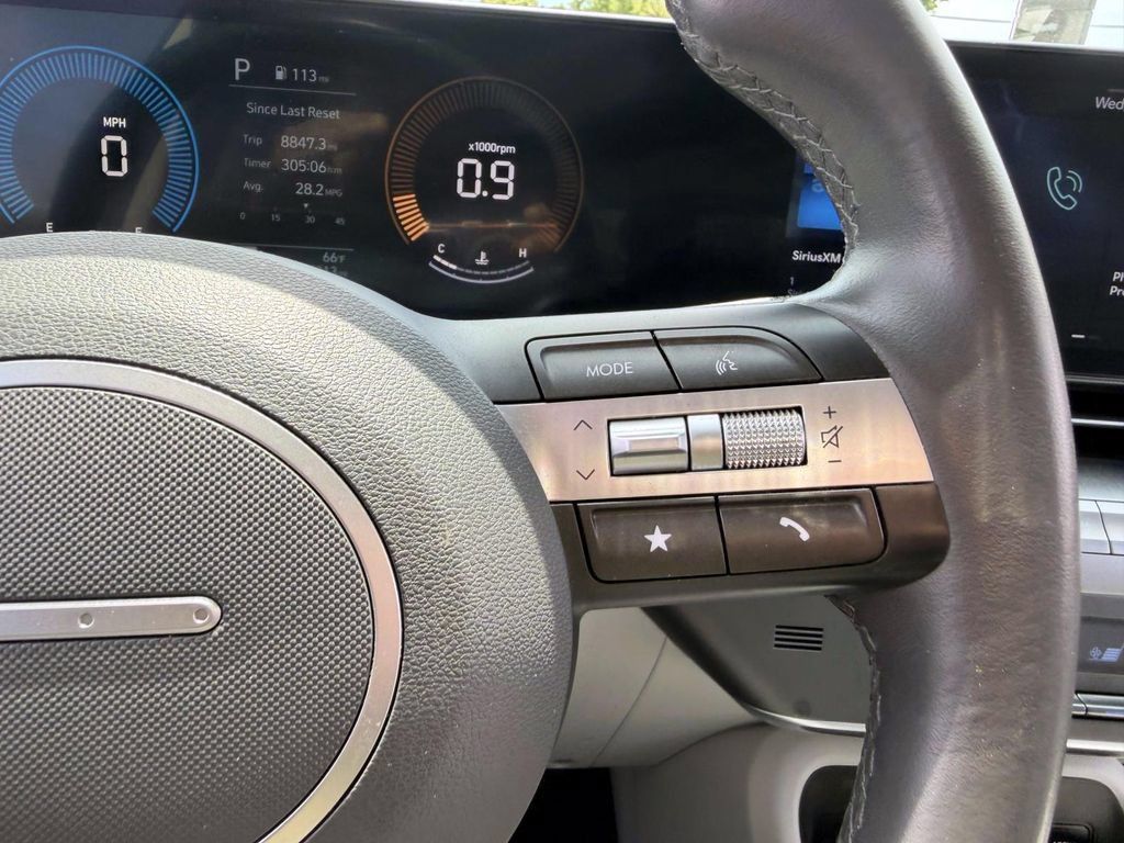 Used 2024 Hyundai Kona SEL AWD/4WD image 29