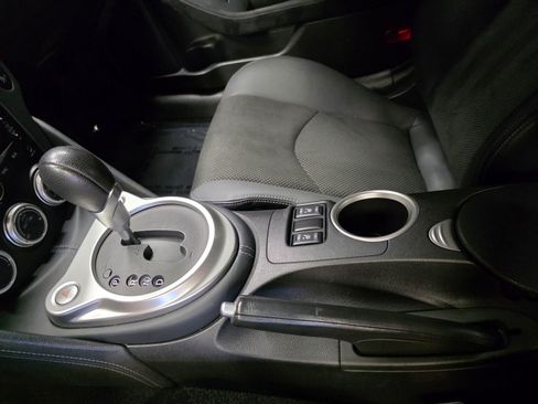 Used 2009 Nissan 370Z Touring w/ Sport Pkg RWD image 38