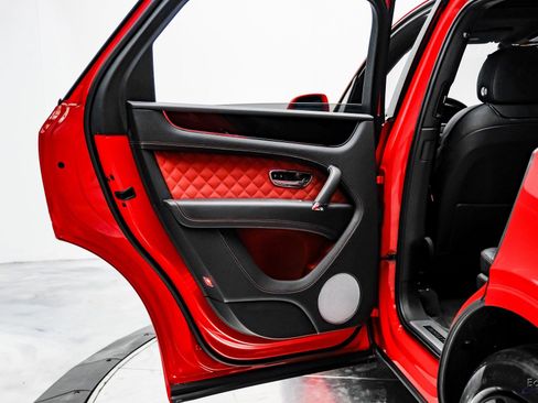 Used 2019 Bentley Bentayga image 92