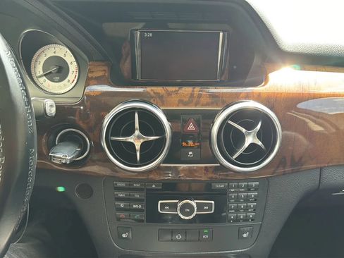 Used 2013 Mercedes-Benz GLK 350 4MATIC image 17
