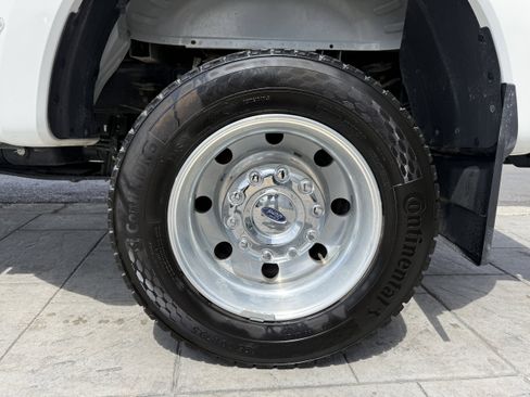 Used 2024 Ford F450 Platinum w/ FX4 Off-Road Package AWD/4WD image 31