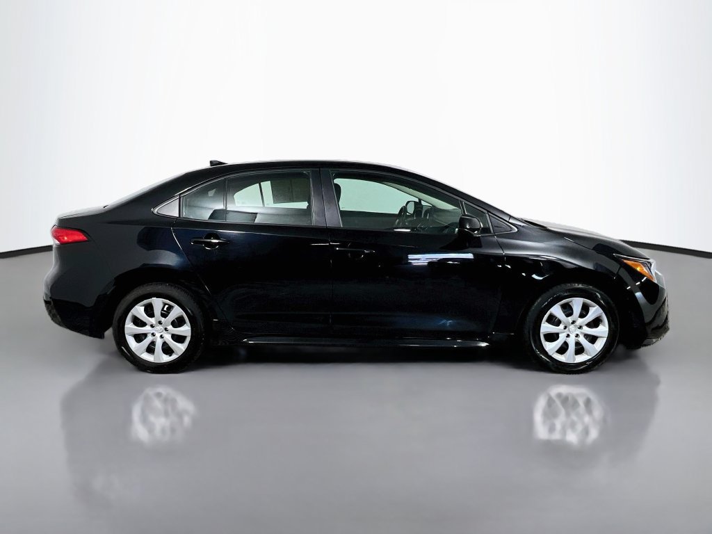 Used 2024 Toyota Corolla LE FWD image 2