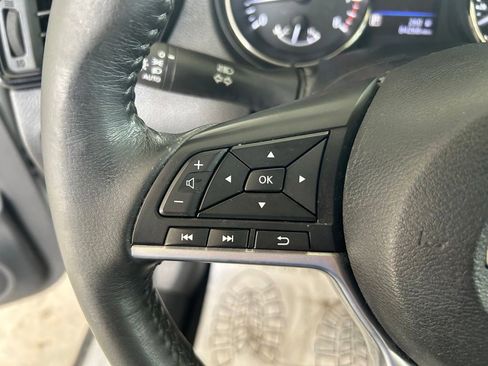 Used 2018 Nissan Rogue SV FWD image 43