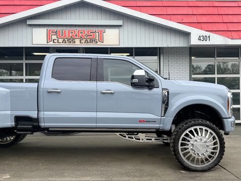 Used 2024 Ford F450 Platinum w/ FX4 Off-Road Package image 12