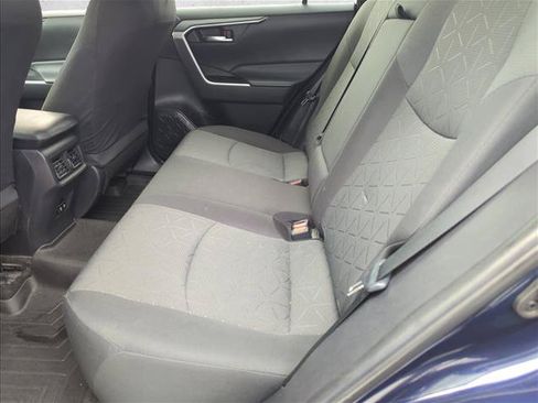 Used 2021 Toyota RAV4 XLE AWD/4WD image 9