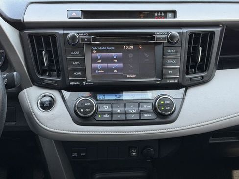 Used 2017 Toyota RAV4 XLE FWD image 17