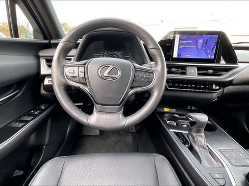 Used 2024 Lexus UX 250h F Sport image 6