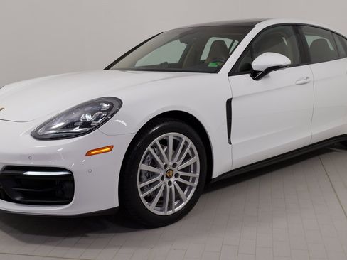 Used 2021 Porsche Panamera 4 image 3