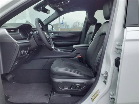 New 2025 Jeep Grand Cherokee L Laredo AWD/4WD image 5