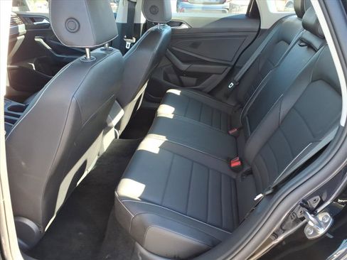 Used 2024 Volkswagen Jetta SE image 6