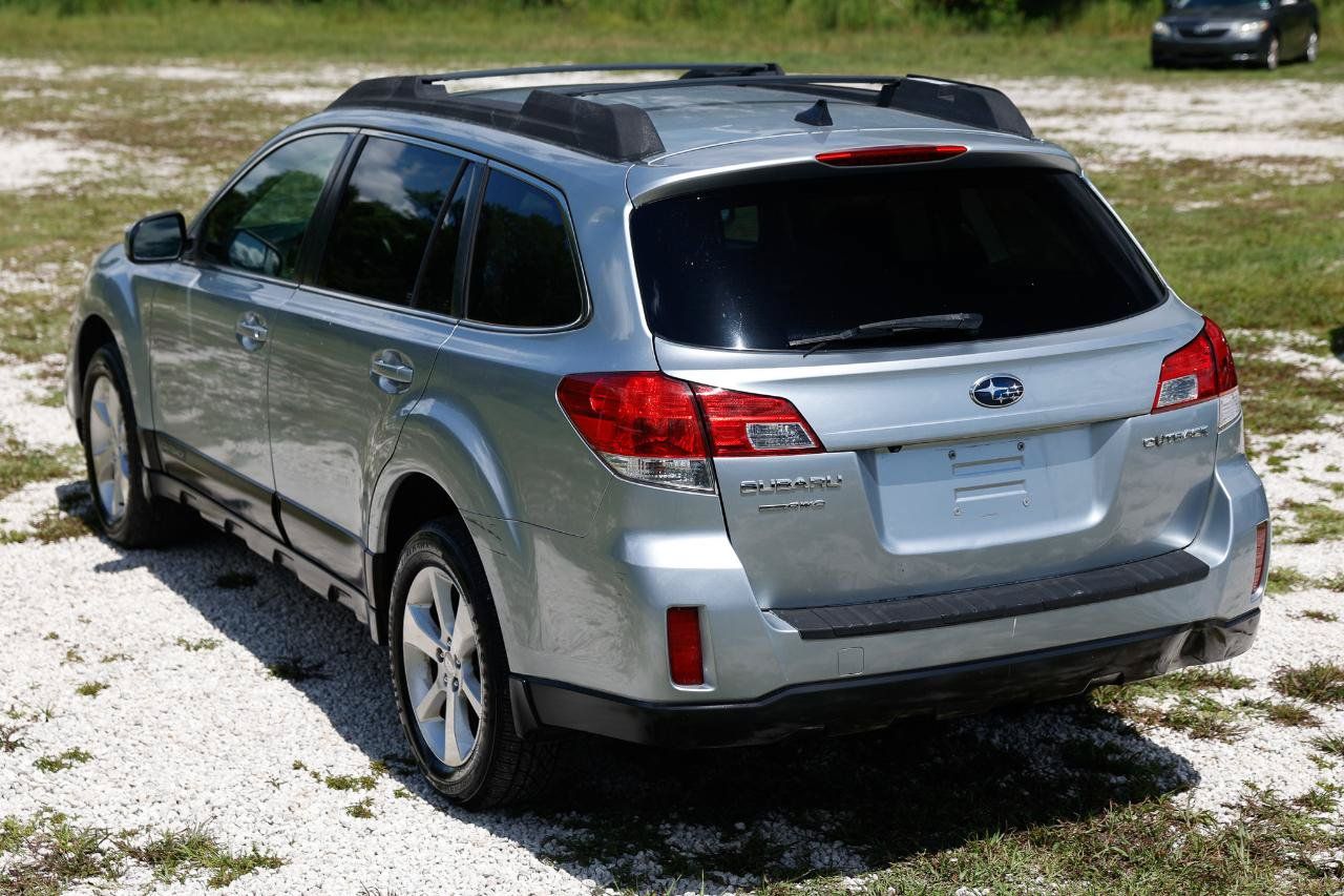 Used 2014 Subaru Outback 2.5i Limited w/ Moonroof Package AWD/4WD image 5