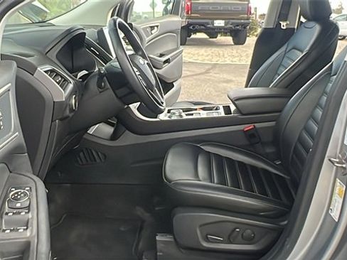 Used 2024 Ford Edge SEL image 17
