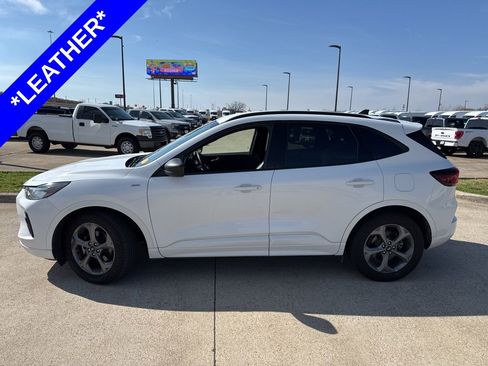 Used 2023 Ford Escape ST-Line image 3