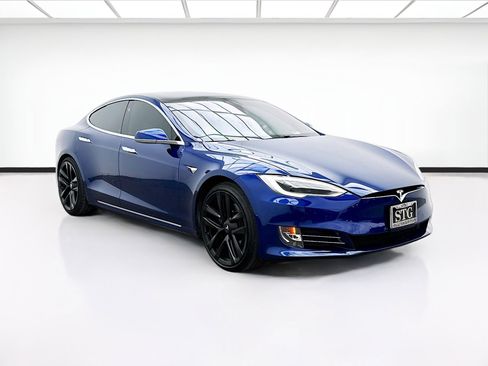 Used 2020 Tesla Model S Long Range Plus image 3