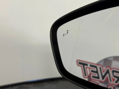 Used 2025 Ford Escape Platinum w/ Premium Technology Package image 40