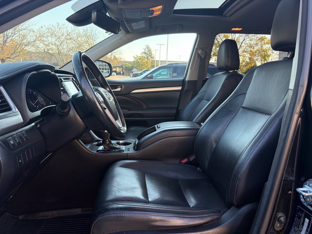 Used 2018 Toyota Highlander XLE w/ Protection Package #3 AWD/4WD image 9