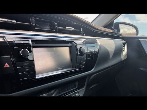 Used 2014 Toyota Corolla LE FWD image 10