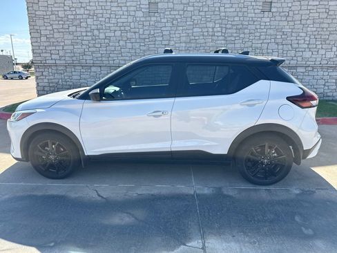 Used 2023 Nissan Kicks SV w/ Interior Electronics Package FWD image 2