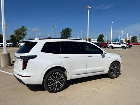 Used 2024 Cadillac XT6 Sport w/ Technology Package AWD/4WD image 5