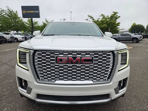 Used 2022 GMC Yukon Denali w/ Denali Premium Package AWD/4WD image 2