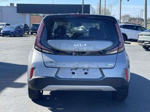 Used 2023 Kia Soul EX image 6