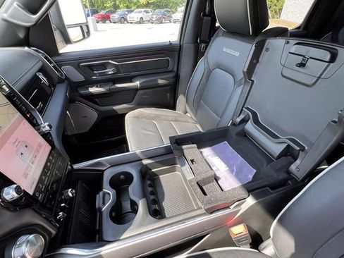 New 2025 RAM 1500 Laramie AWD/4WD image 32