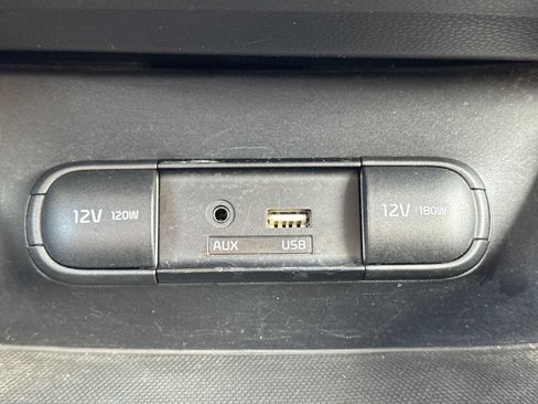Used 2018 Kia Soul + FWD image 28