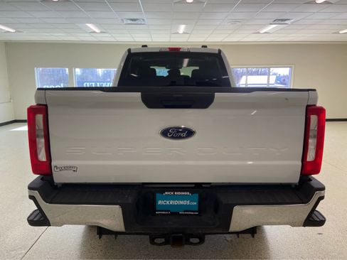 Used 2025 Ford F250 XLT AWD/4WD image 8