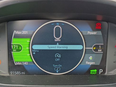 Used 2019 Chevrolet Bolt Premier w/ Infotainment Package image 22