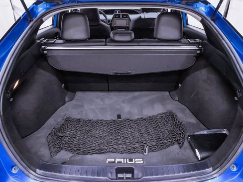 Used 2020 Toyota Prius XLE image 27