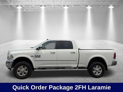 Used 2018 RAM 2500 Laramie w/ Convenience Group AWD/4WD image 3