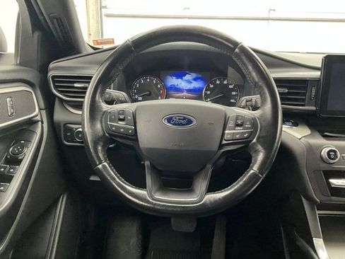 Used 2020 Ford Explorer XLT w/ Equipment Group 202A image 9
