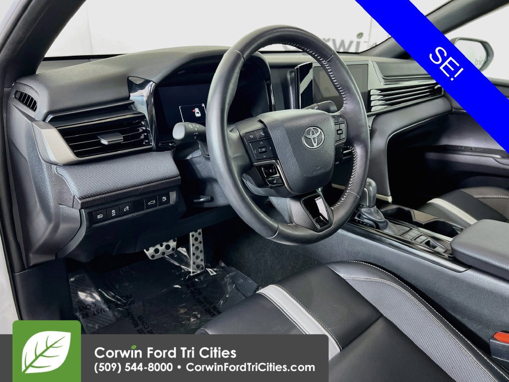 Used 2025 Toyota Camry SE w/ Convenience Package AWD/4WD image 2
