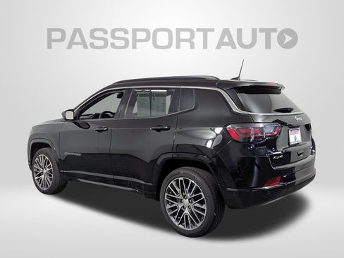 Used 2023 Jeep Compass Limited w/ Elite Group AWD/4WD image 3