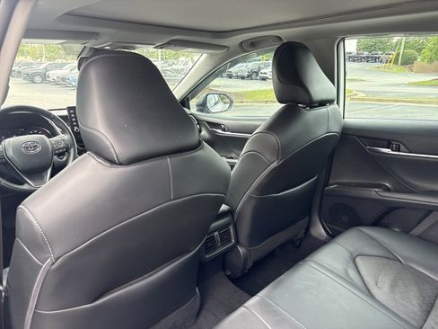 Used 2022 Toyota Camry XSE FWD image 17