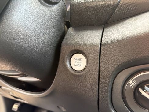 Used 2022 Nissan Frontier SV image 28