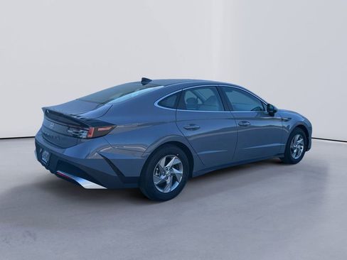 New 2026 Hyundai Sonata SE FWD image 3