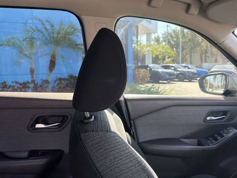 Used 2023 Nissan Rogue SV image 14