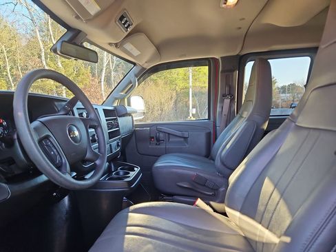 Used 2024 Chevrolet Express 3500 LS image 22