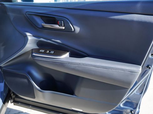 Certified 2025 Toyota Crown Signia Limited w/ Advanced Technology Package image 30