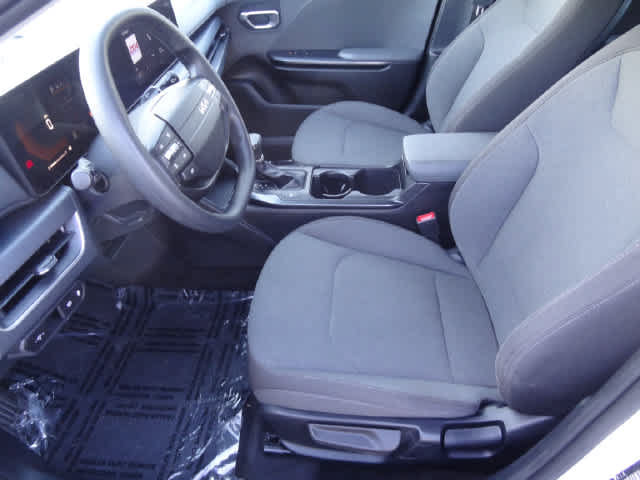 Used 2025 Kia K4 FWD image 6