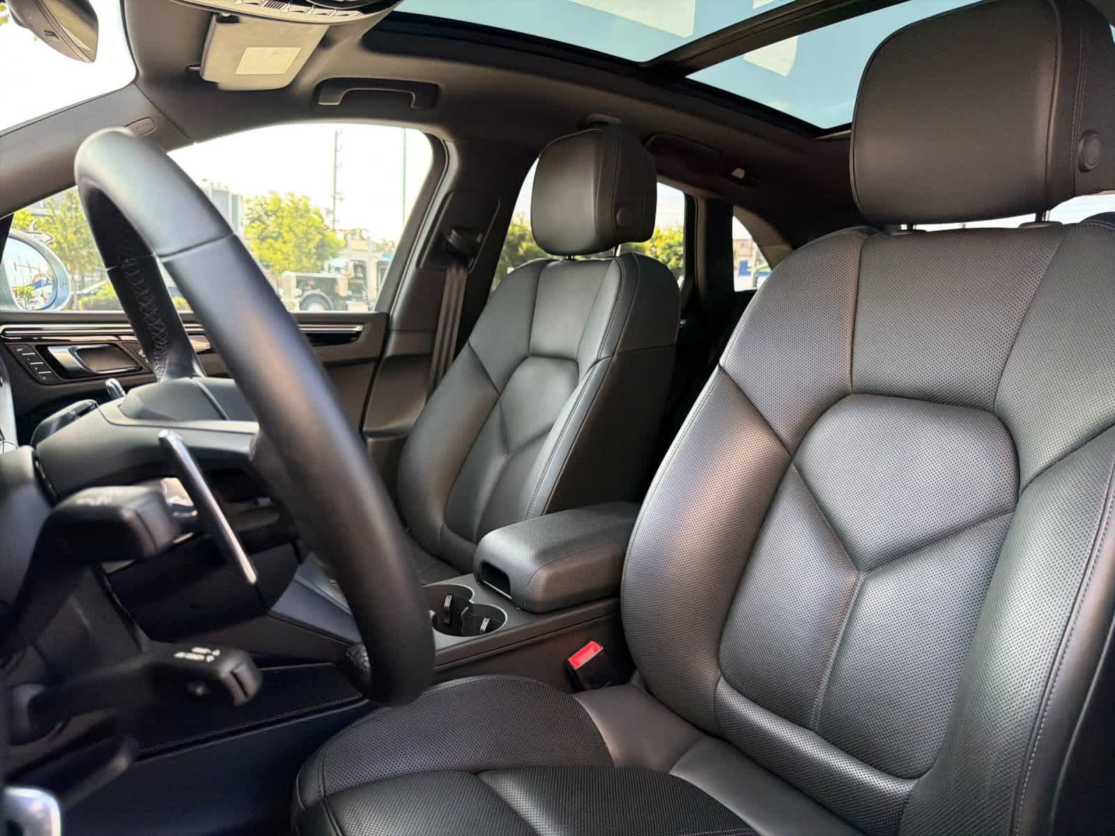 Certified 2024 Porsche Macan S AWD/4WD image 5